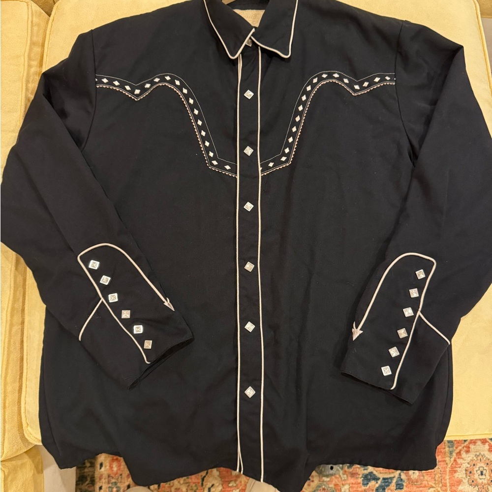 Scully Black Western Shirt with Diamond Snaps and White Embroidery